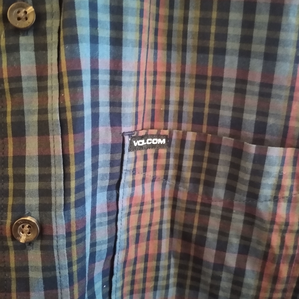 Men's Volcom button up - Picture 2 of 3